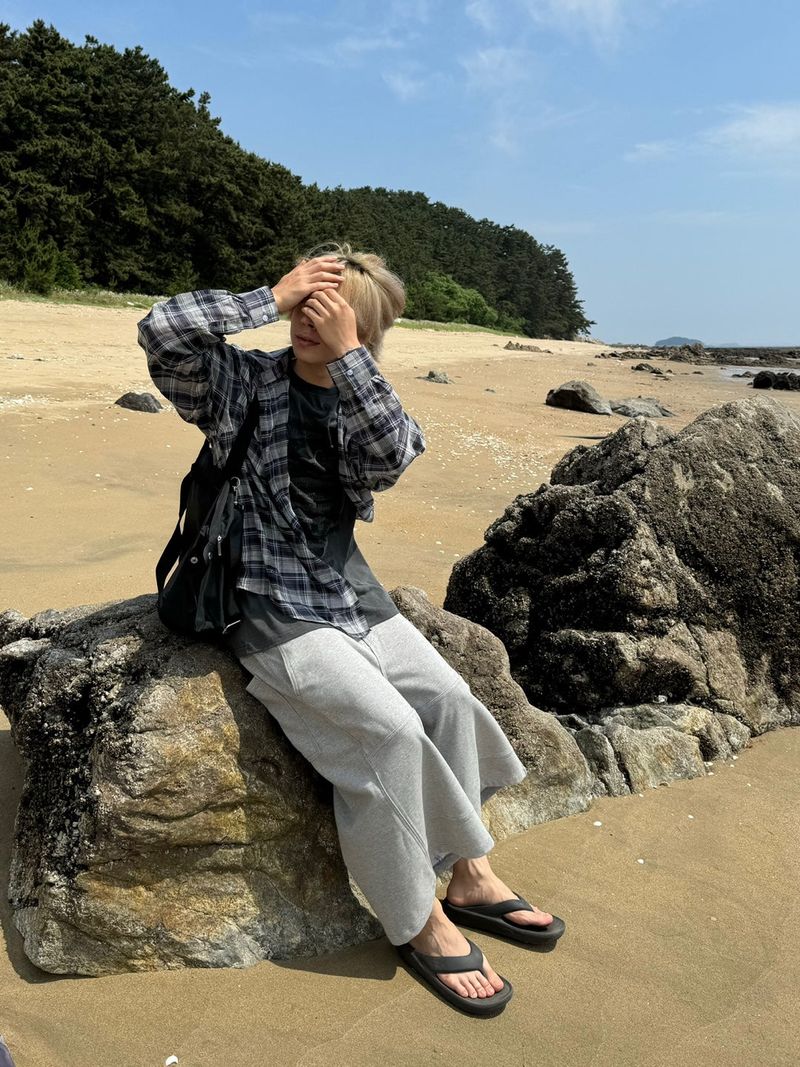 Unique cutting line low sweat bermuda pants 2C