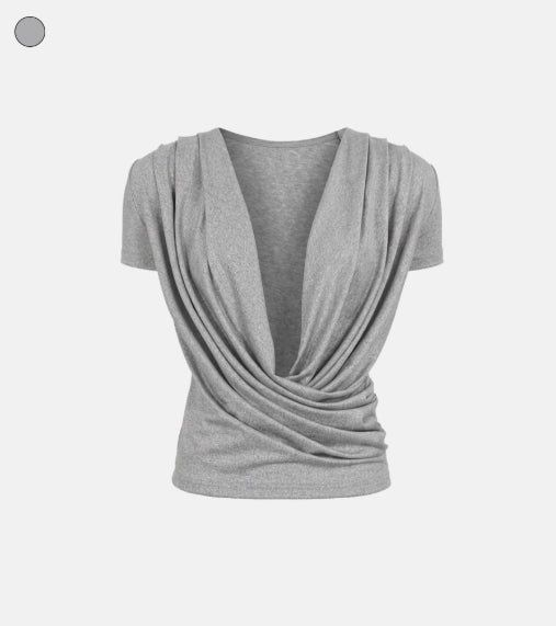 EEUN(イウン)の「Glam Wrap VT(Tops)」