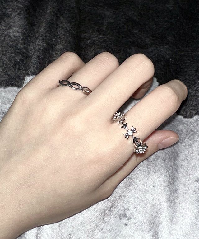 Silver flower Ring