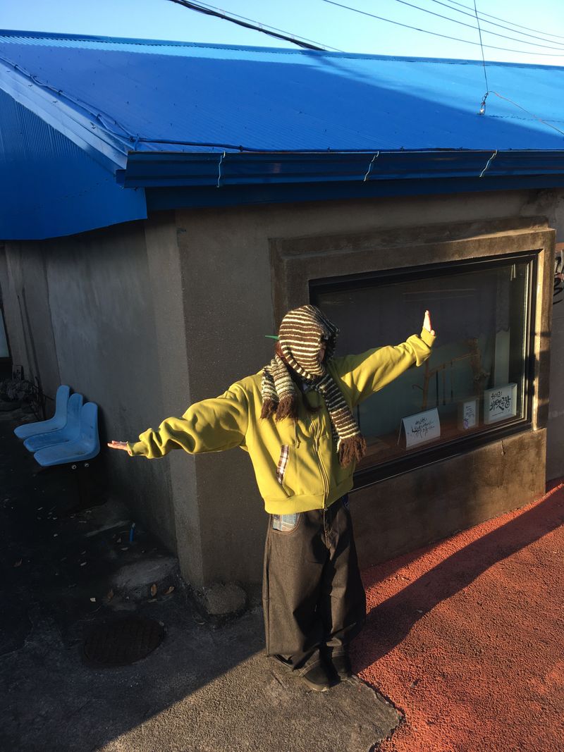 maru check zip-up