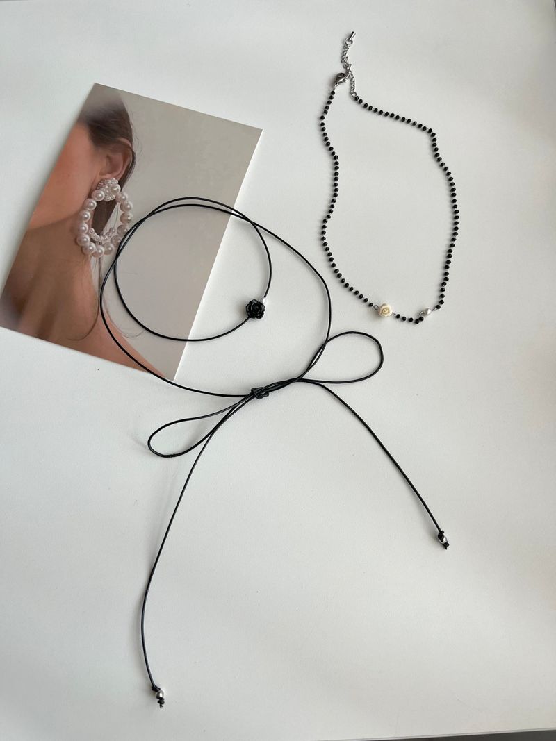 bn Classic Black Cowhide Rose Rope Strap Necklace