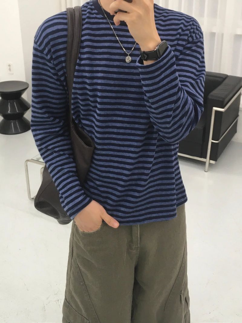 ESOO（イス）の「トビストライプクロップドロングスリーブ (2colors)（トップス）」