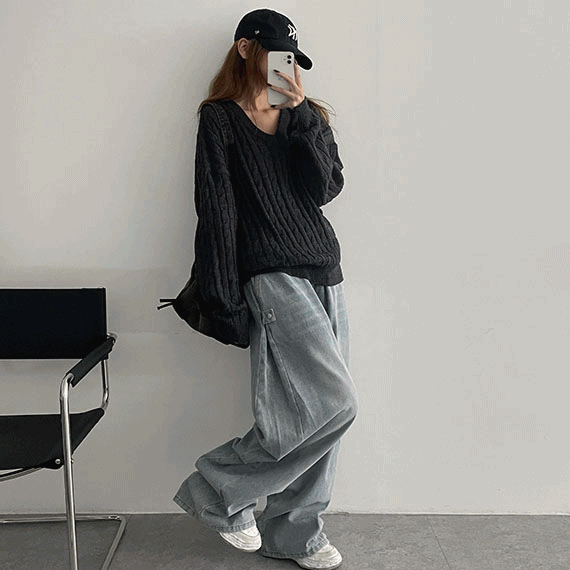 hijjoo（ハイチュー）の「ワーゲンツイステッドVネックニットウェア（トップス）」