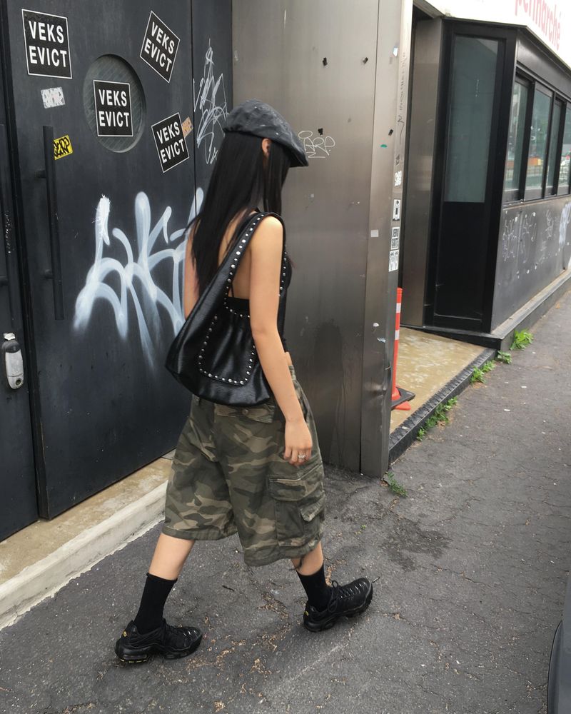 Painting hunting cap