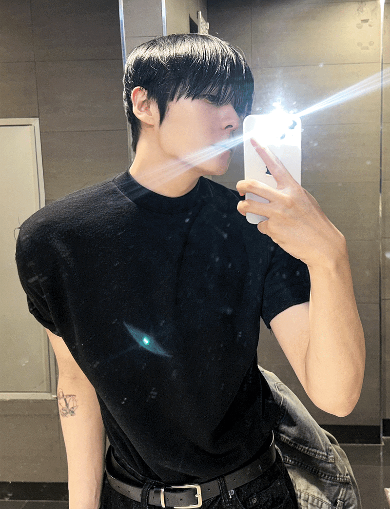 COSYHARU（コシハル）の「マッスルフィットハーフハイネック半袖Tシャツ（トップス）」
