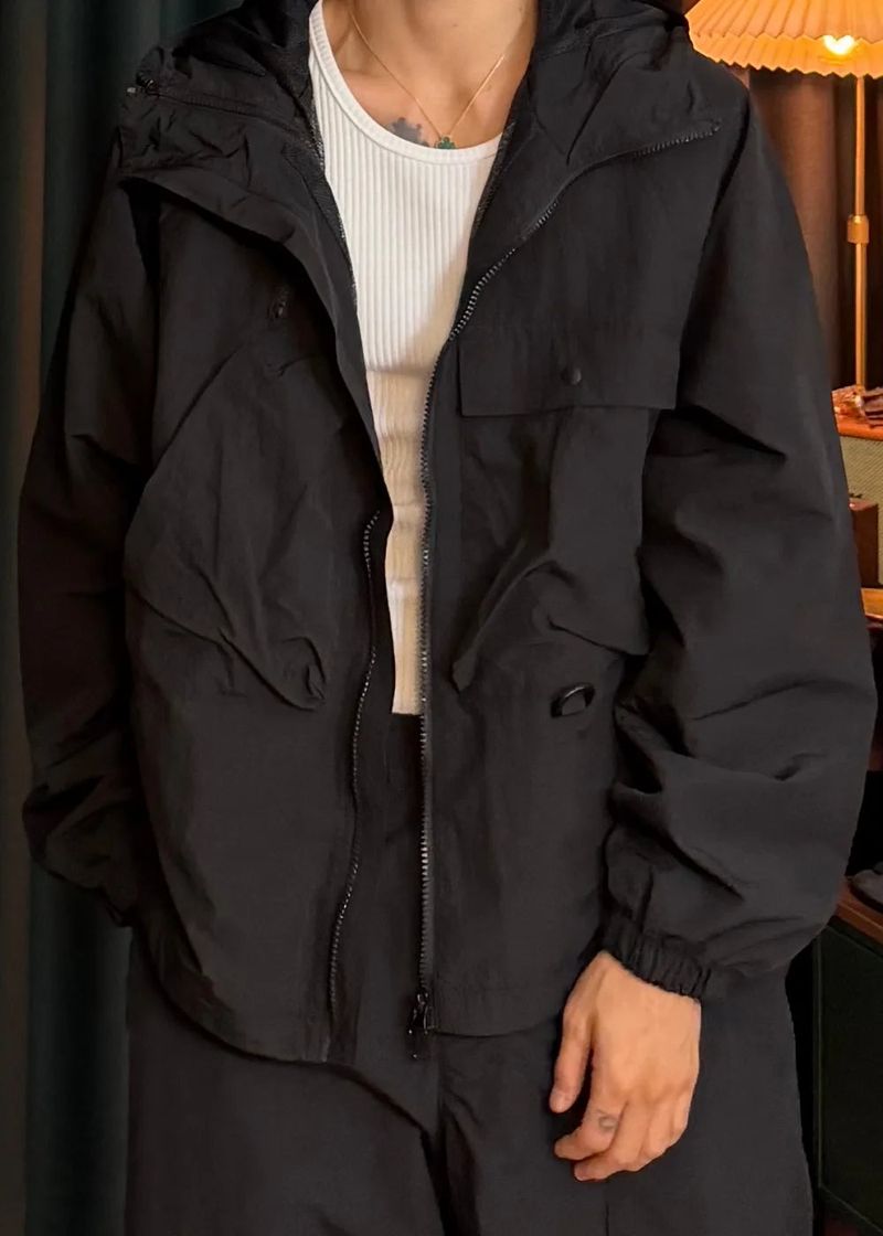 Two-Pocket Hooded Lip Jacket 3COLOR