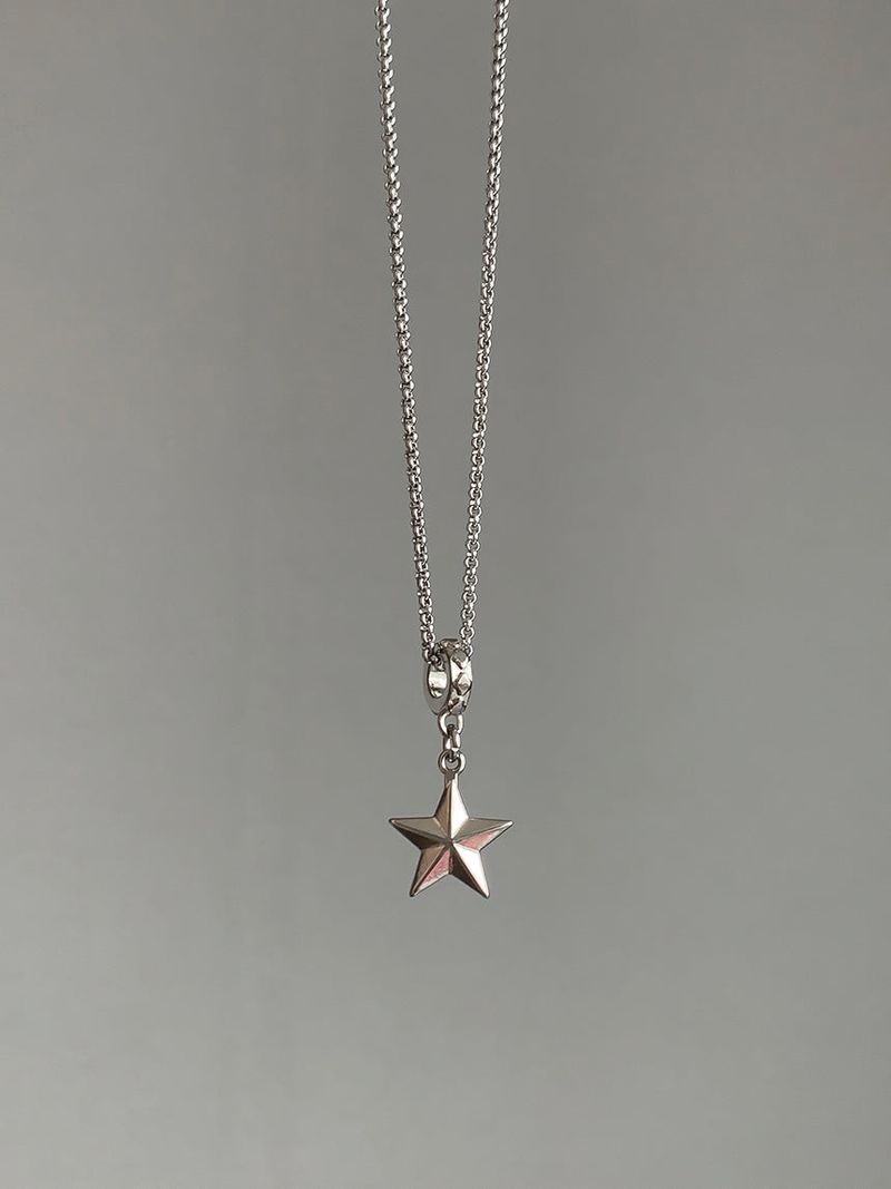 Loop Star necklace