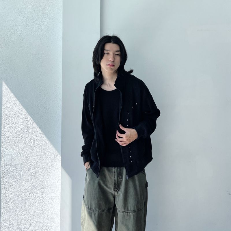 Vスタッズスタンドカラージップジャケット