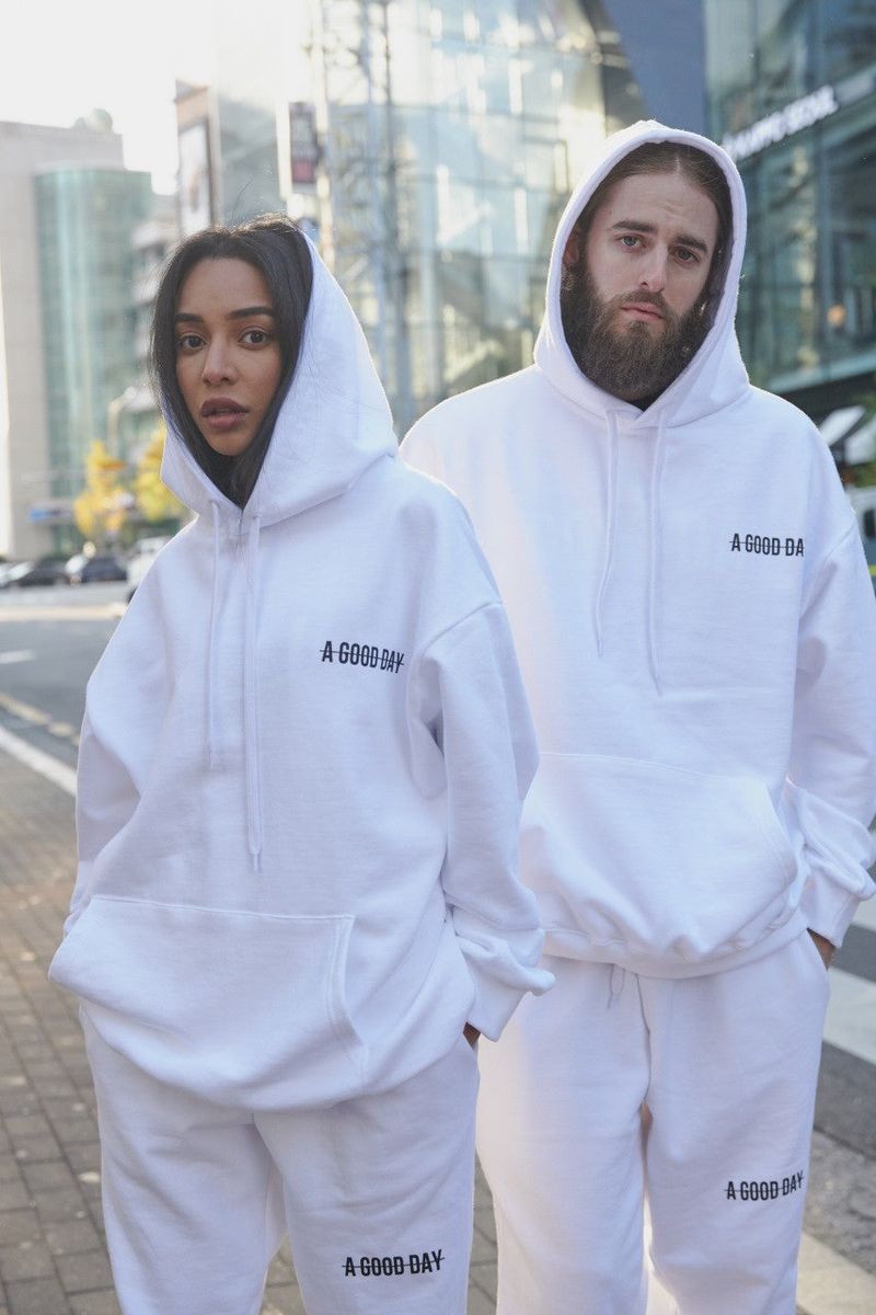 A GOOD DAY(ア グッドデイ)の「AGD SIGNATURE WHITE HOODIE(Tops)」