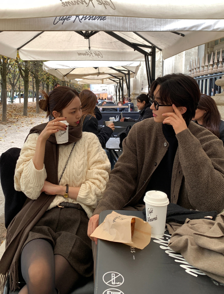 Deface Daily Hachi Round Semi Over Cardigan