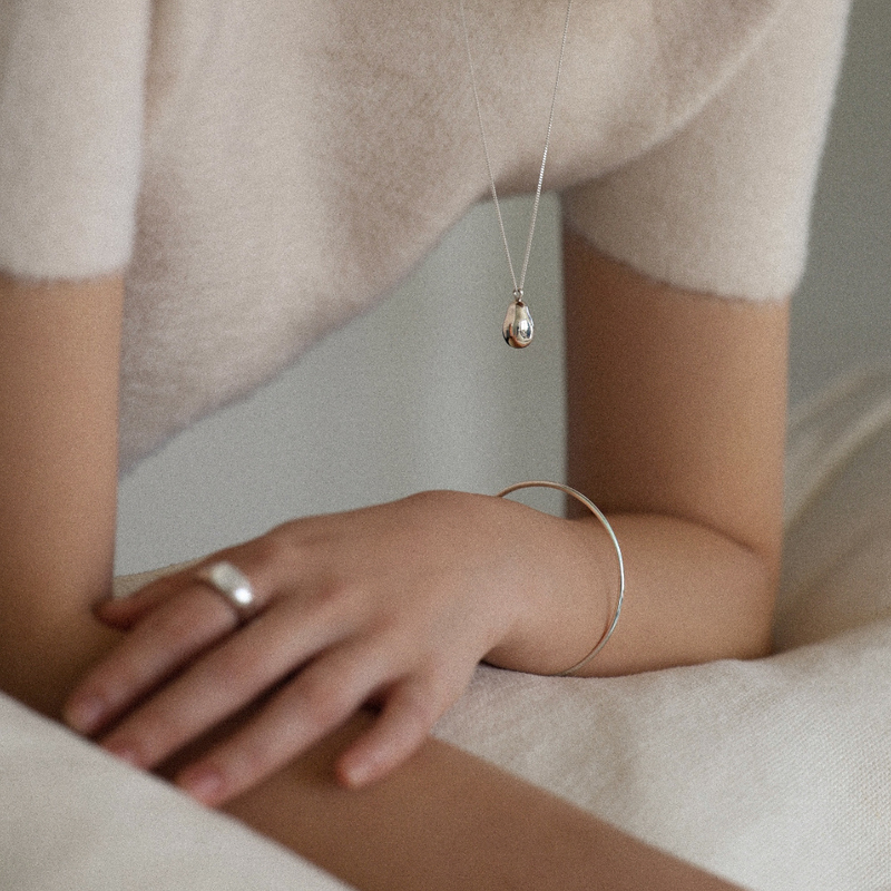 Sweet pear necklace (silver)