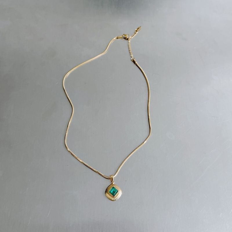 Green Stone Snake Chain Necklace