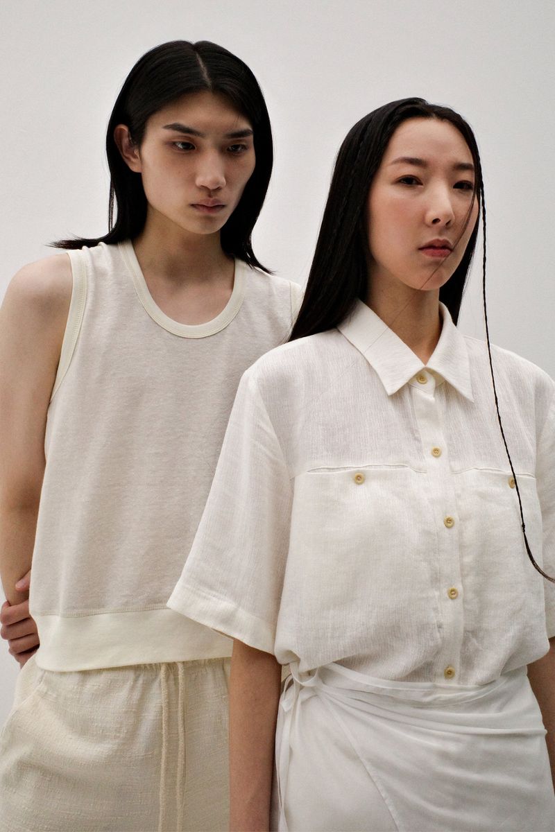 Lotu（ロトゥ）の「リネンクリンクルハーフシャツ, アイボリー（トップス）」