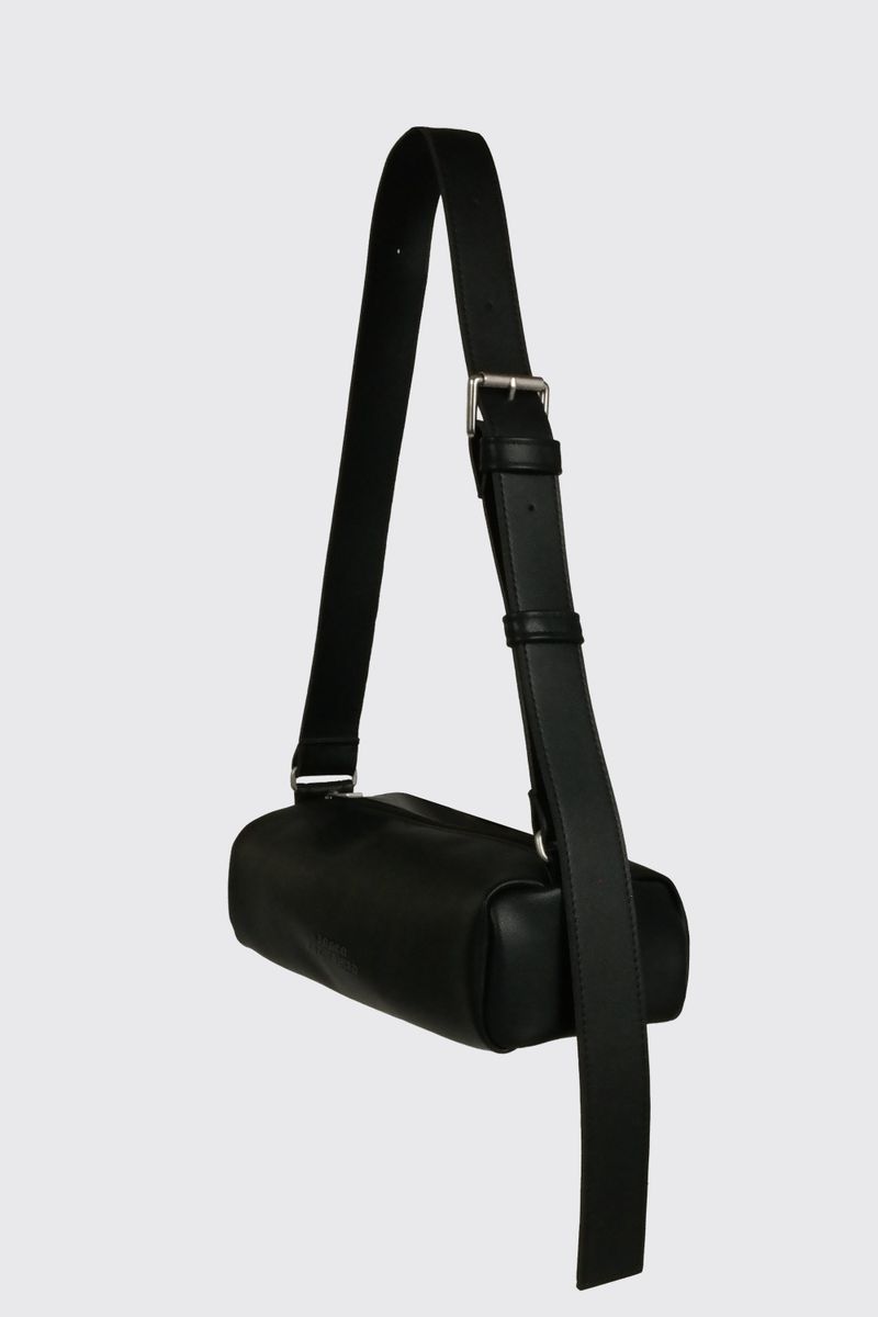 INNEQ(イネク)の「Chunky Buckle Air Bag Letter-Black(Bags)」