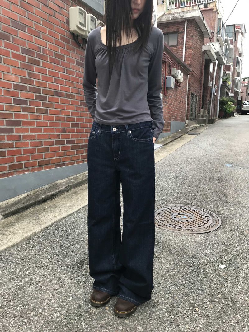 Shirred U-neck Tee