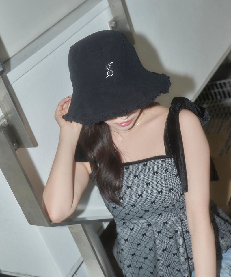 ANDGEEBEE（アンジービー）の「UNISEX フリンジバケットハット（Hats）」