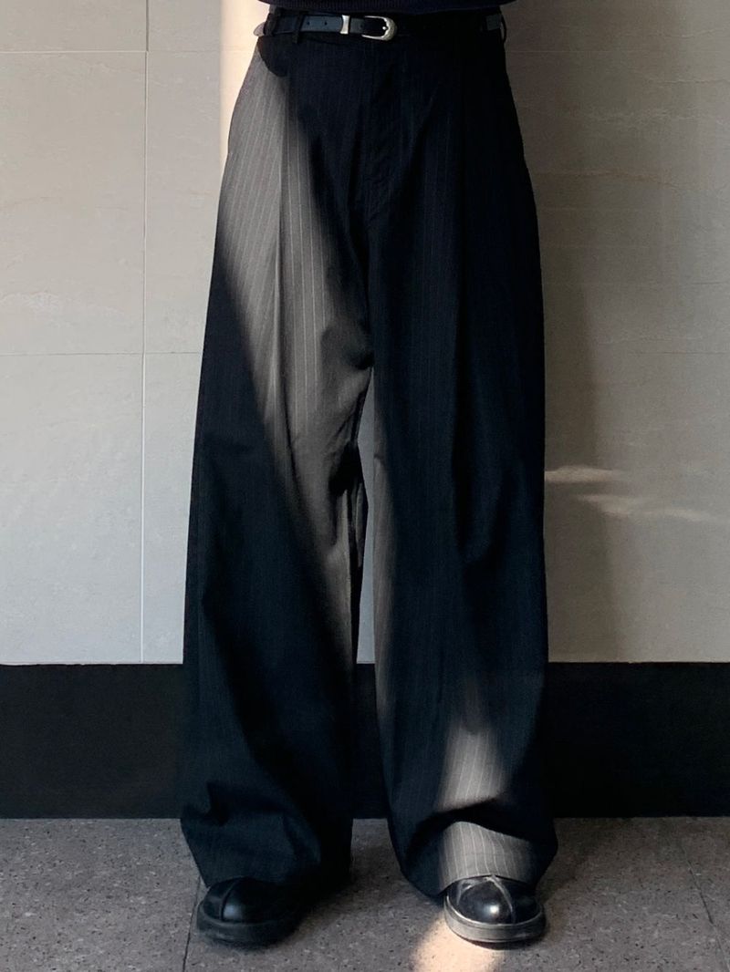 Mensfloor（メンズフロア）の「Lones Stripe Banding Two-tuck Slacks（Pants）」