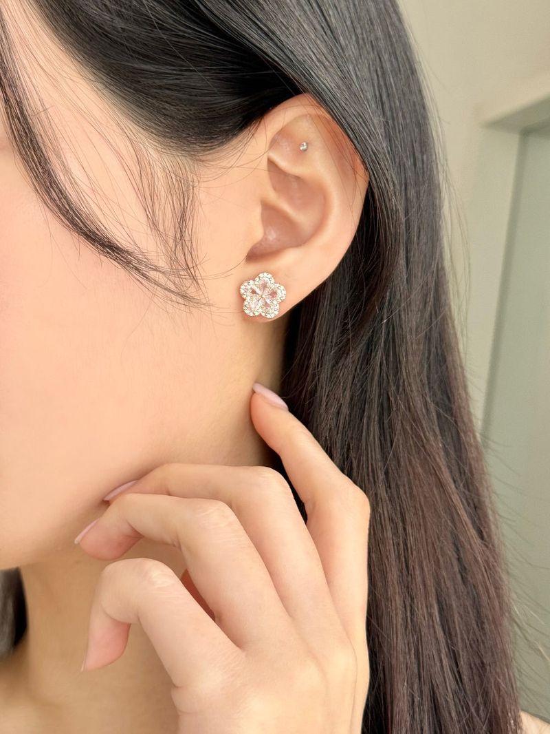 クリスタルブロッサムピアス / 2 colors