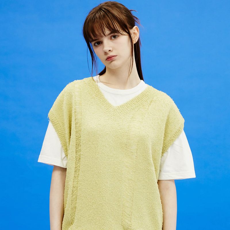 Skashi v neck vest