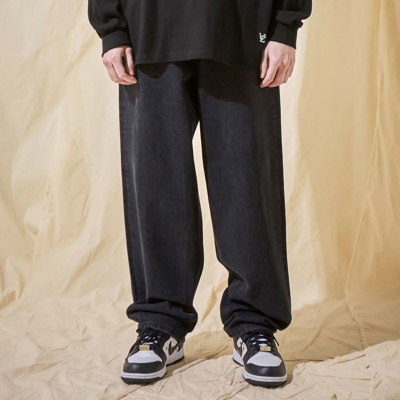 VARZAR(バザール)の「Wide Tapered Retro Denim Pants Black(Pants)」