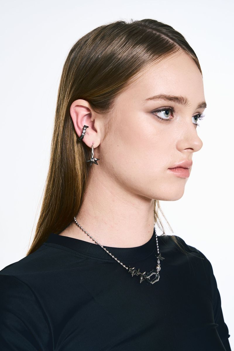 NO.558 [BLACK] HEART CUBIC SPRING EARCUFF