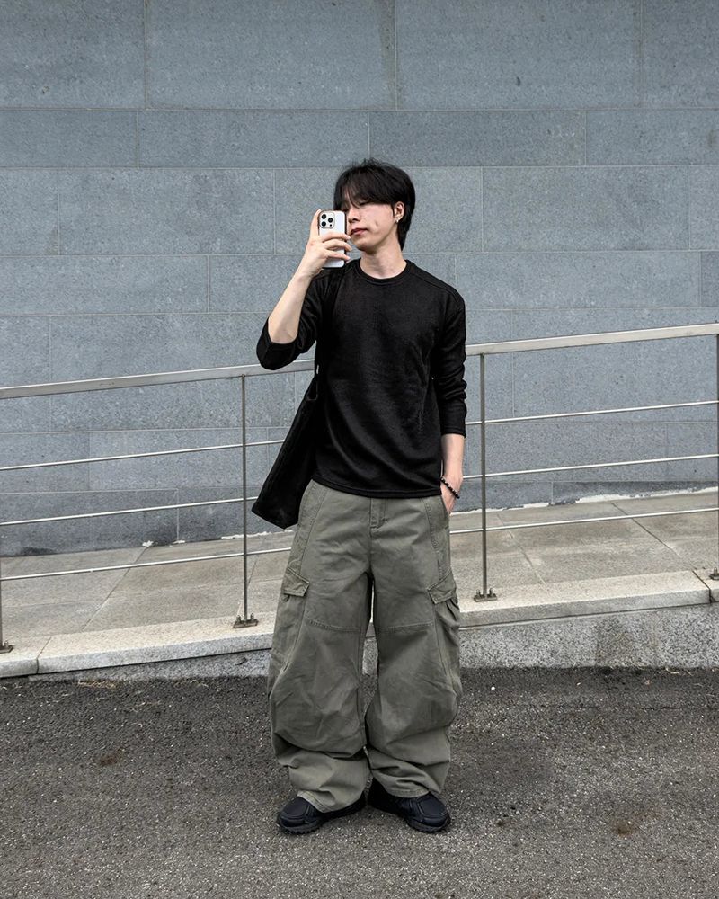 Roen wide cut shoulder knit
