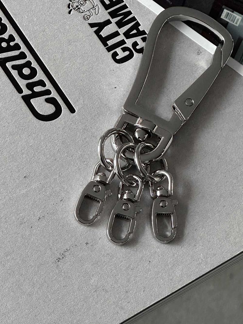 ASCLO(エジュクロ)の「ASCLO Multi Hook Key Ring (2color)(Toys/Key Holders)」