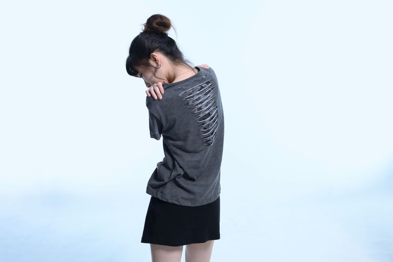 Grunge Claw Camo Eyelet Tee - Charcoal