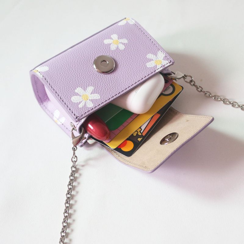 shape of' microbag - purple daisy