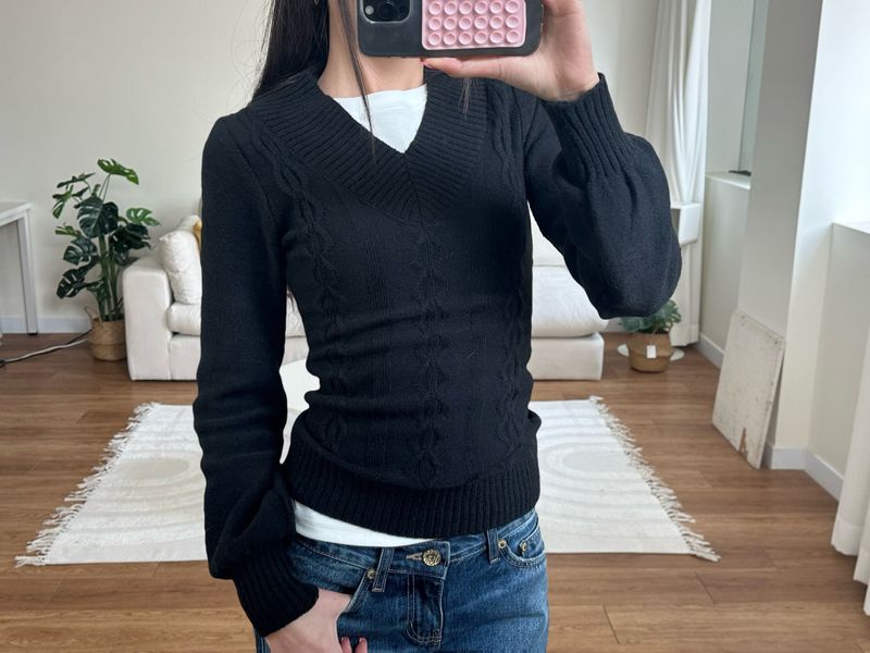 cable v neck knit