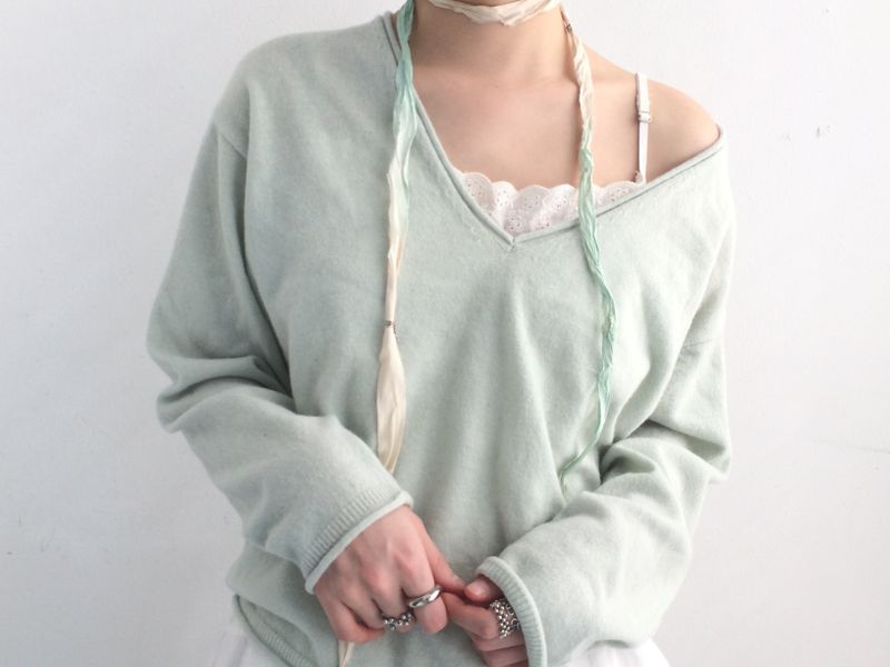 Soft V-neck Layered Knitwear