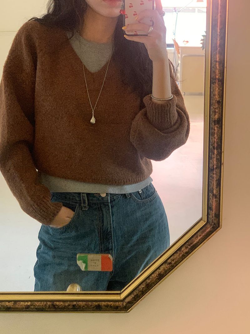 [MADE] Magita Wool V Cropped Knitwear