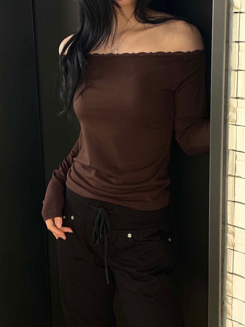 MUZESEOUL（ミューズソウル）の「Lace edge off shoulder slim top(3color)（Tops）」
