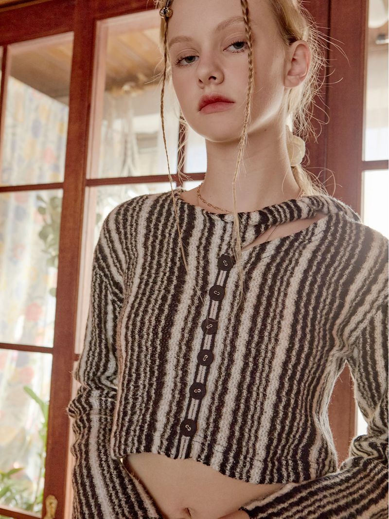 FABERFINGER(フェーバーフィンガー)の「Shoulder Slit Stripe Knit(Tops)」