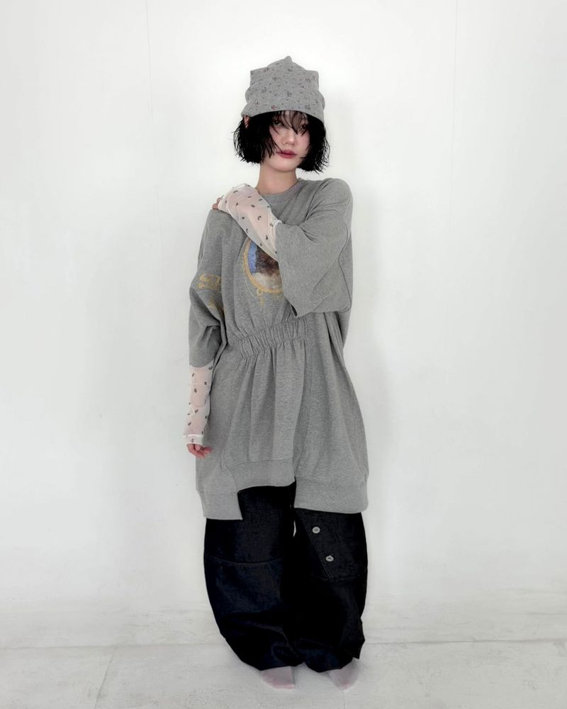 Graphic Boxy Sweat Top