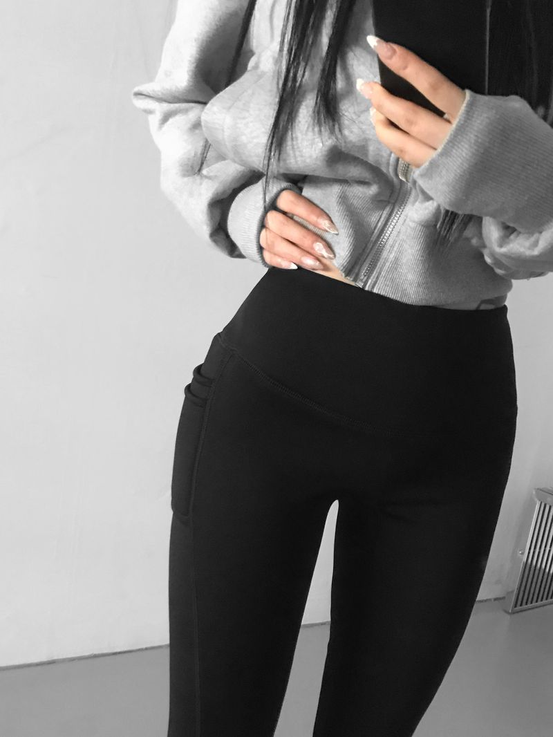 athleisure cargo leggings