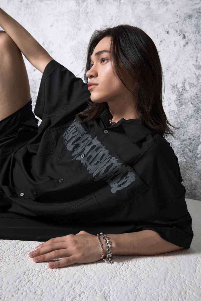 low-edge short-sleeved shirt (BLACK)