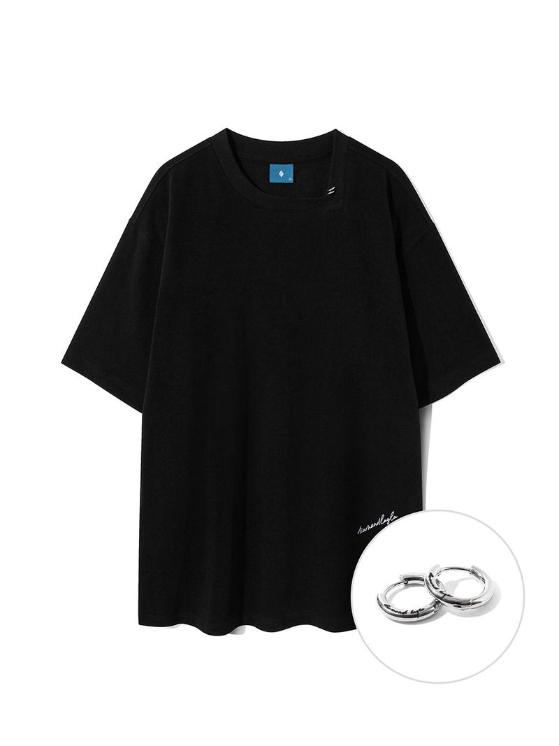 DIAMOND LAYLA（ダイアモンドレイラ）の「カーブネックロゴ半袖Tシャツ（トップス）」