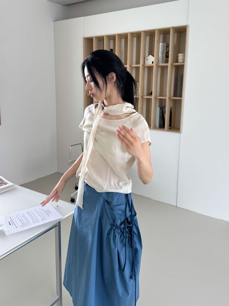 STRAP LESSON BLOUSE