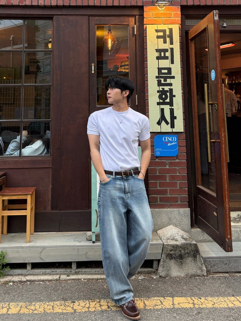 If semi-wide denim pants