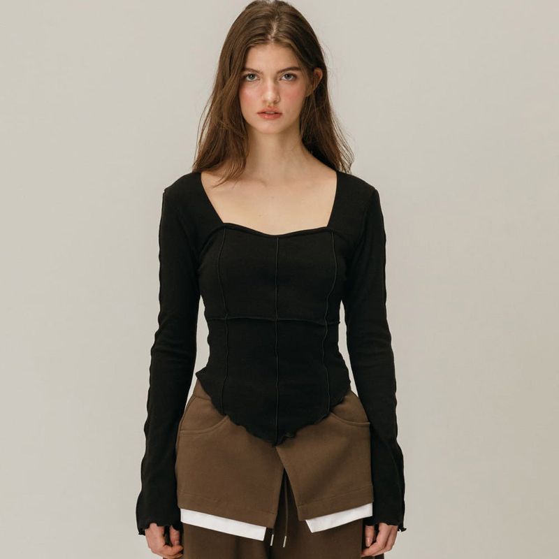 MOIFAIRE（モイフェア）の「SIGNATURE HEART NECK T-SHIRT / BLACK（Tops）」