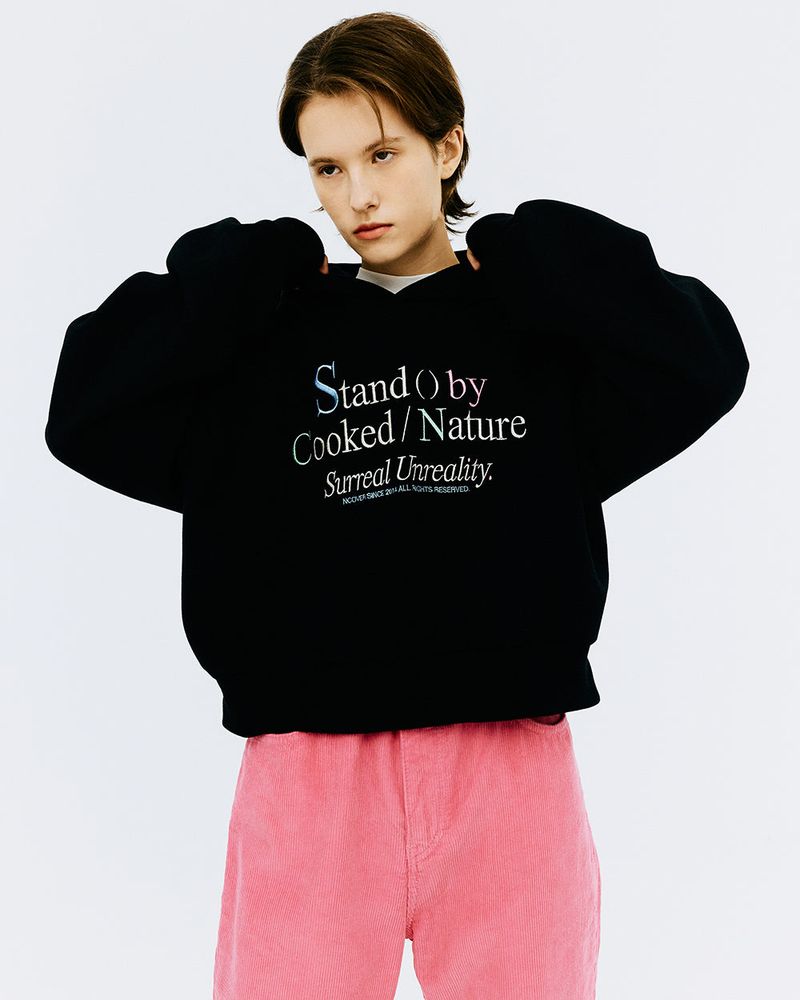 NCOVER（エンカバー）の「STAND BY TYPO CROP HOODIE-BLACK（Tops）」