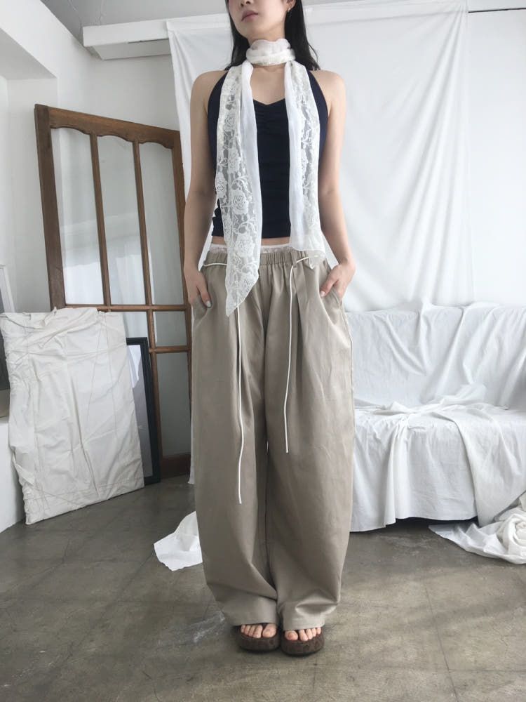 Lace sagging pants