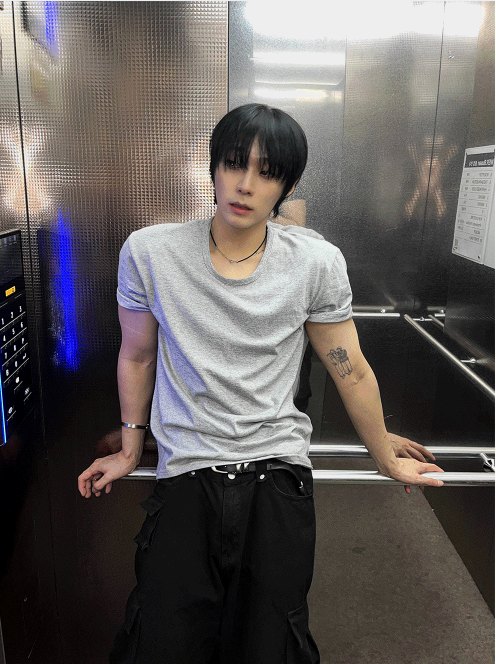 クロップマッスルフィットTシャツ