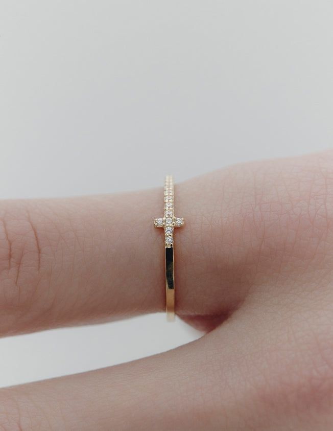 26SS★ Truly Essence 14K Cross Pave Ring