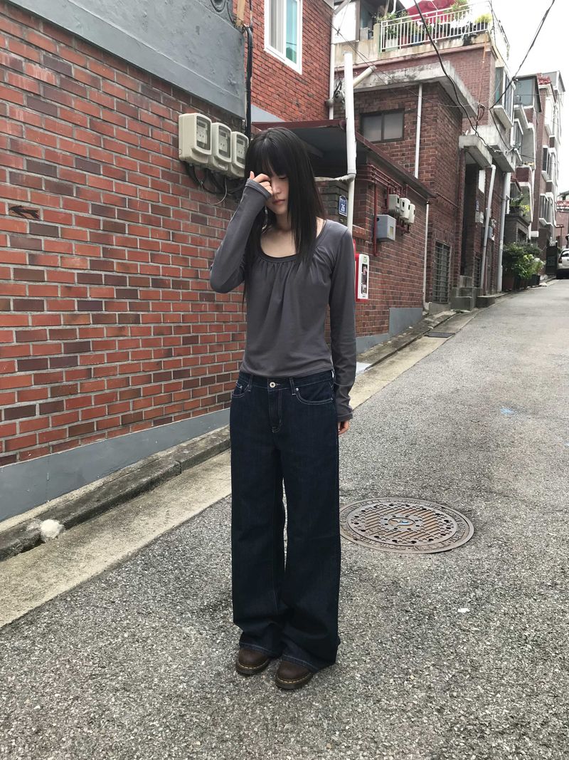 Shirred U-neck Tee
