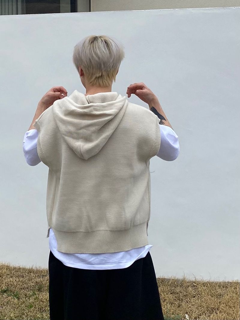 Two Way Over Hooded Knit Vest 3C