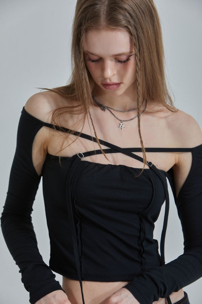 OUT SQUARE T-SHIRT