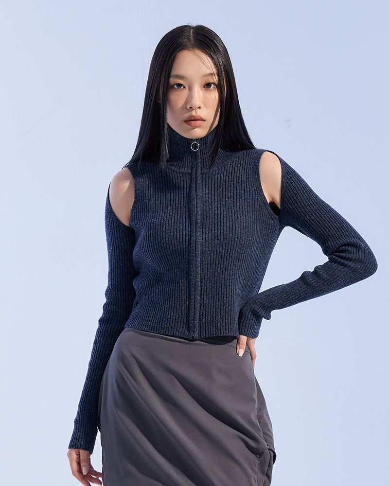 MOAA（モア）の「ショルダー カットアウト ニット ジップアップ（トップス）」