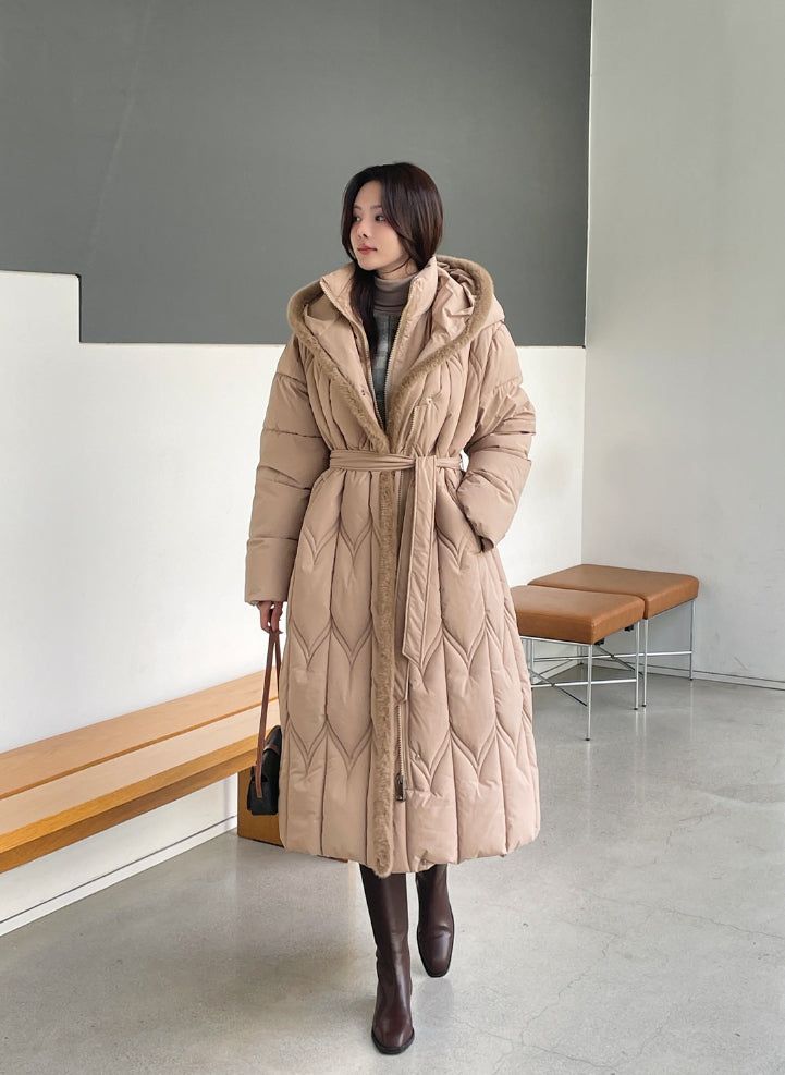iam mari（アイアム マリ）の「Diu Eco Fur Hood Long Padding (Belt Set)（Jackets/Outerwear）」